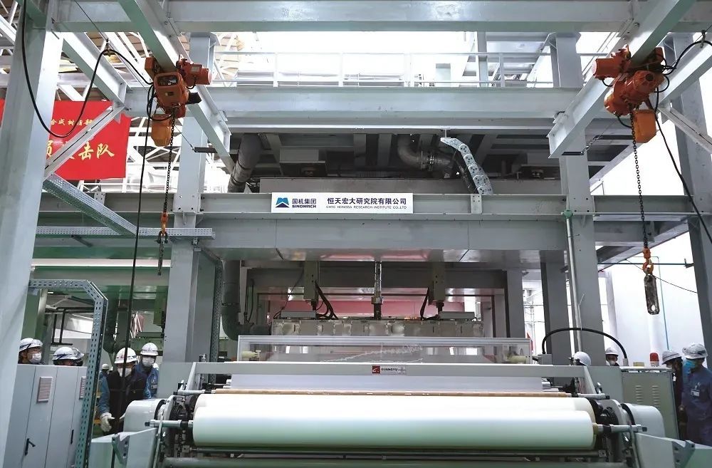 《湖北日報》頭版頭條:“一塊布”上“三升級”——仙桃非織造布產業(yè)轉型升級一年間 第5張 《湖北日報》頭版頭條:“一塊布”上“三升級”——仙桃非織造布產業(yè)轉型升級一年間 第5張