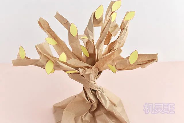 兒童環(huán)保手工:回收牛皮紙袋制作小鳥樂園(步驟圖解) 第10張 兒童環(huán)保手工:回收牛皮紙袋制作小鳥樂園(步驟圖解) 第10張