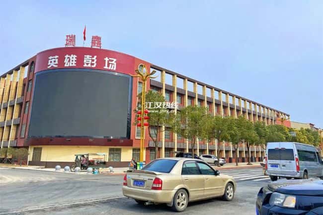 瘋狂之后的彭場鎮，面臨怎樣的困境？疫情期間工人月入5萬，如今百萬口罩機被當廢鐵！  第8張