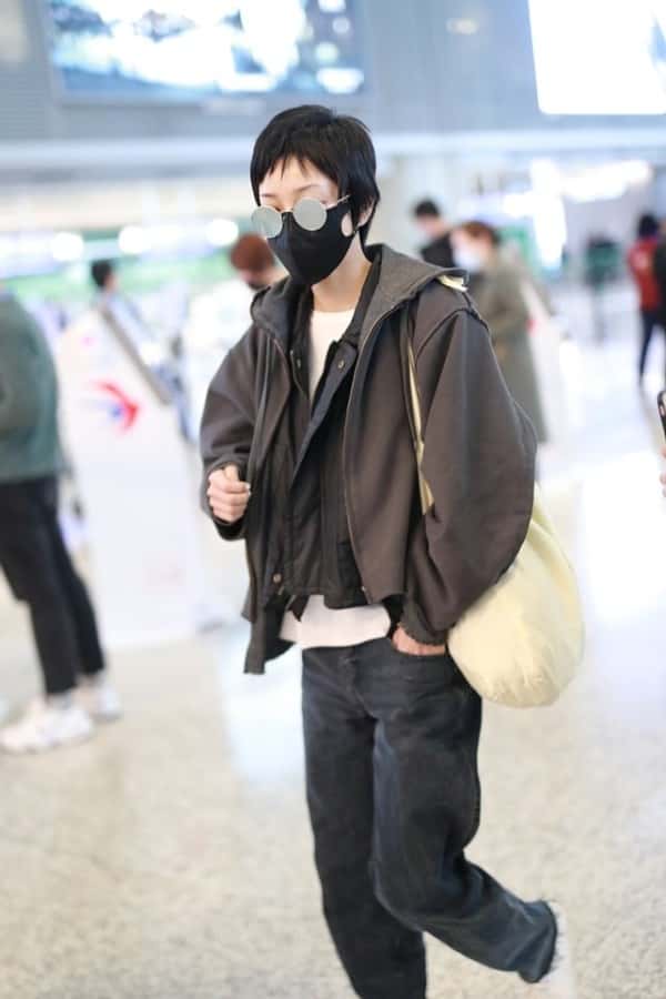 郭采潔私下穿得真低調(diào),但氣質(zhì)一般人比不上,帆布袋背出了大牌風 第4張 郭采潔私下穿得真低調(diào),但氣質(zhì)一般人比不上,帆布袋背出了大牌風 第4張