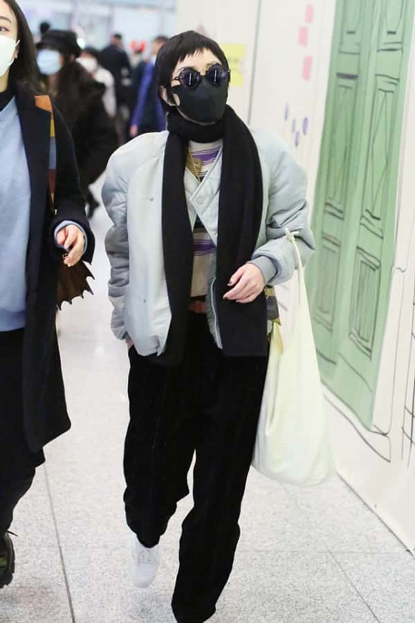 郭采潔私下穿得真低調(diào),但氣質(zhì)一般人比不上,帆布袋背出了大牌風 第7張 郭采潔私下穿得真低調(diào),但氣質(zhì)一般人比不上,帆布袋背出了大牌風 第7張