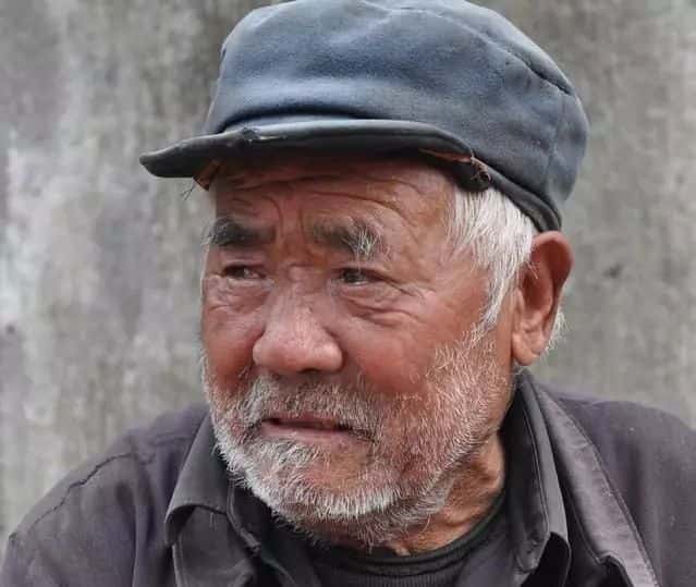 山區(qū)留守老人黃小米銷路難,緊急求援,讓我們一起轉發(fā),給他們多一份希望. 第10張 山區(qū)留守老人黃小米銷路難,緊急求援,讓我們一起轉發(fā),給他們多一份希望. 第10張