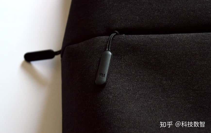 跑步必入實(shí)用品推薦——小米運(yùn)動(dòng)休閑胸包實(shí)測(cè)  第7張