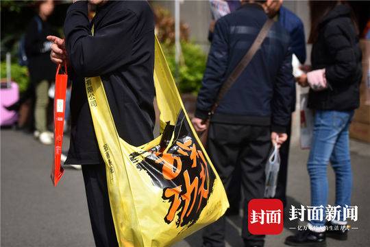 成都糖酒會出新寵啦!尼龍大挎包(無紡布跨肩袋),你背了沒? 第3張 成都糖酒會出新寵啦!尼龍大挎包(無紡布跨肩袋),你背了沒? 第3張